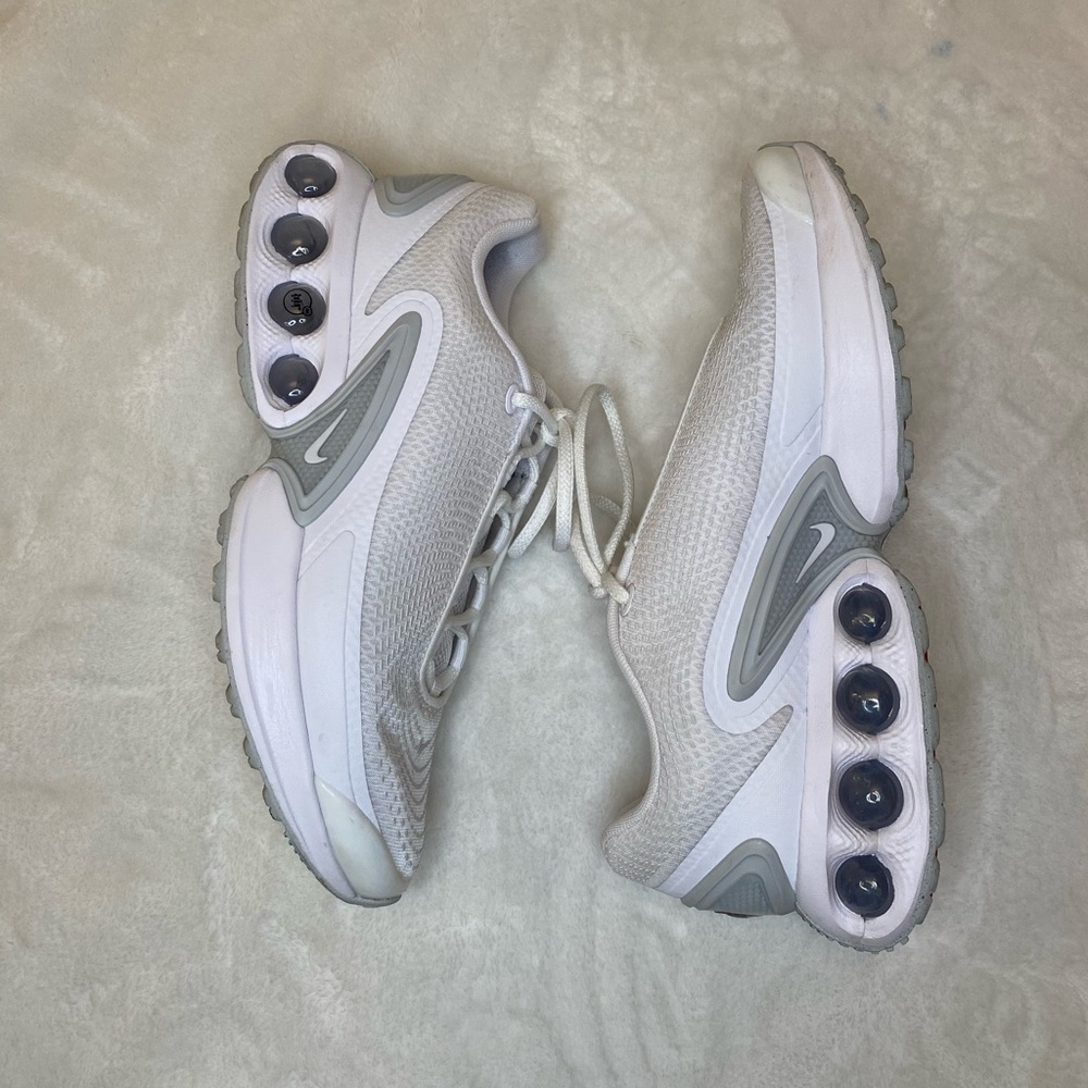 Nike Air Max DN Sneakers White Colorway w/ Metallic Silver Men’s Sz 8.5